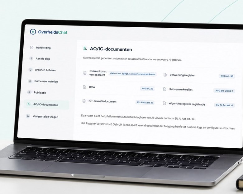 Laptop met het OverheidsChat-beheerpaneel open op de AO/IC-documentensectie